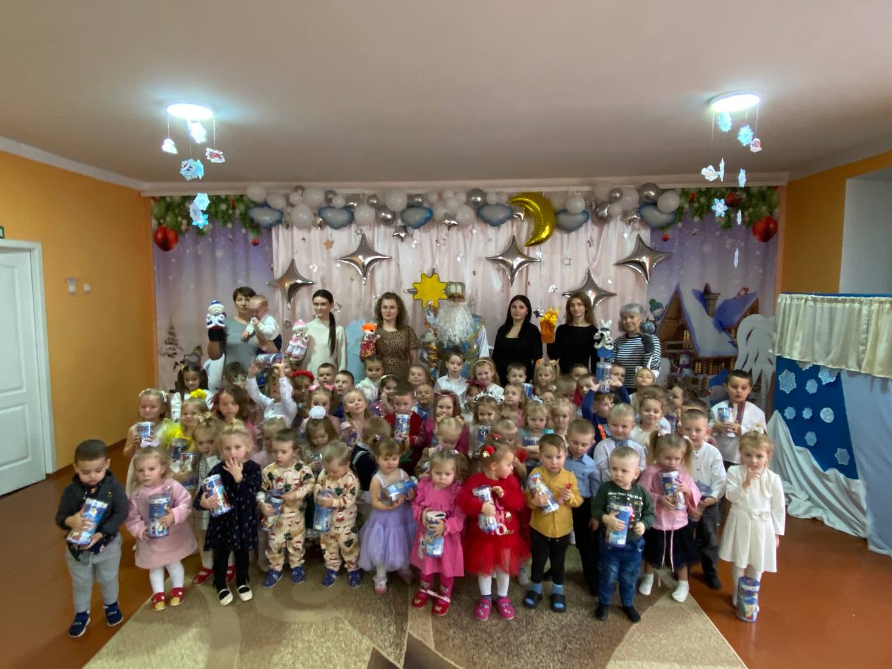 Як малята та звірята Миколая чекали